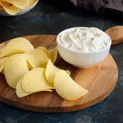 Large chips-queso-blanco